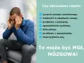 Mężczyzna z rękami na skroniach, cierpiący na mgłę mózgową, doświadcza zamętu, problemów z pamięcią i koncentracją.