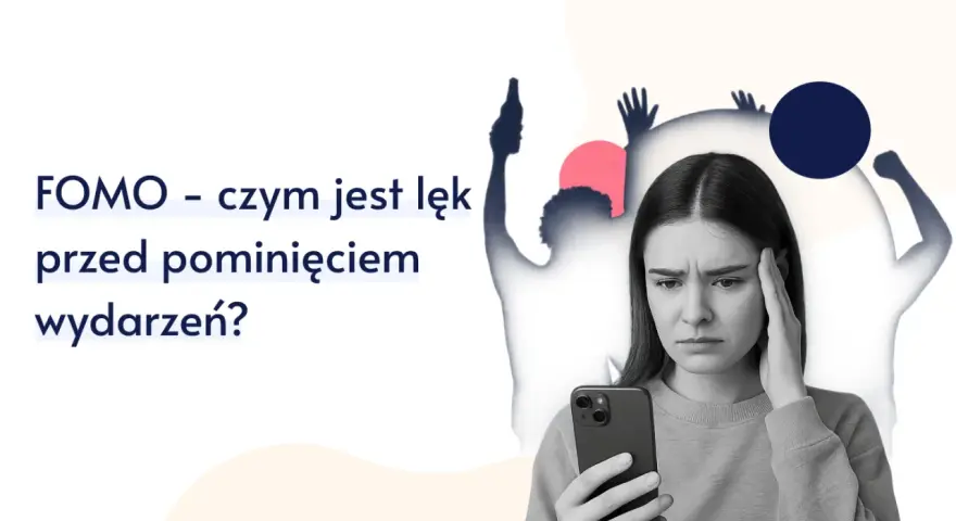 Zmartwiona młoda kobieta z telefonem w dłoni, czuje lęk przed pominięciem wydarzeń, czyli FOMO.